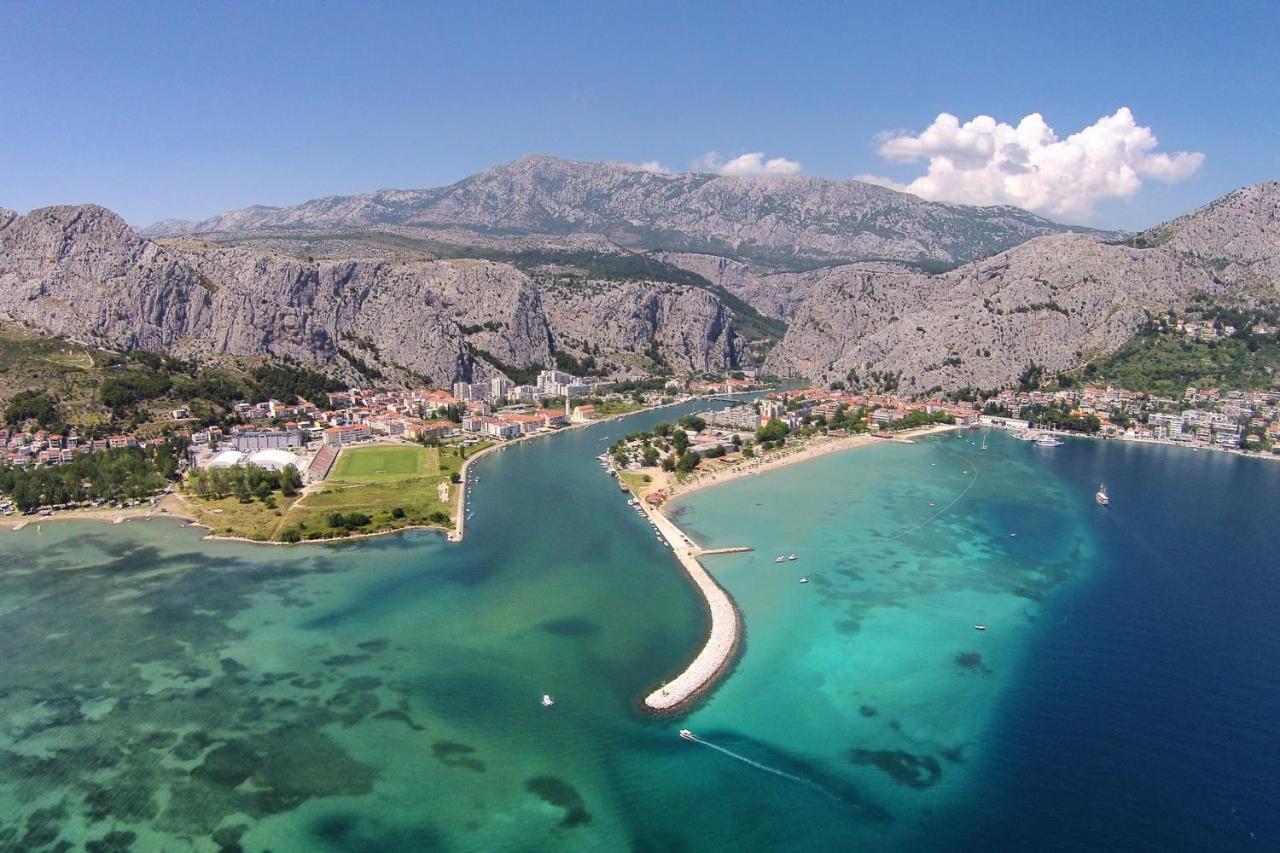 Apartments By The Sea Omis - 15485 Εξωτερικό φωτογραφία